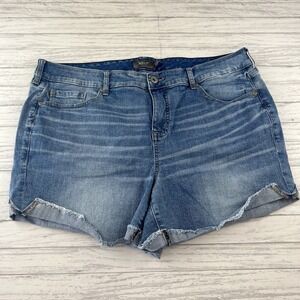 Torrid Womens Shorts Denim Jean Cuffed Medium Wash Whiskering Pockets Stretch 22